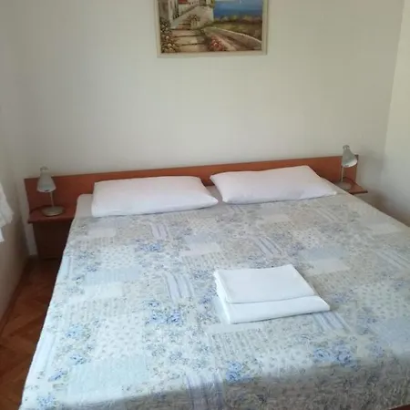 1 Ivona S Pogledom Na Podgora (Split-Dalmatia)